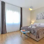 First Hill Comfortable * 자다르