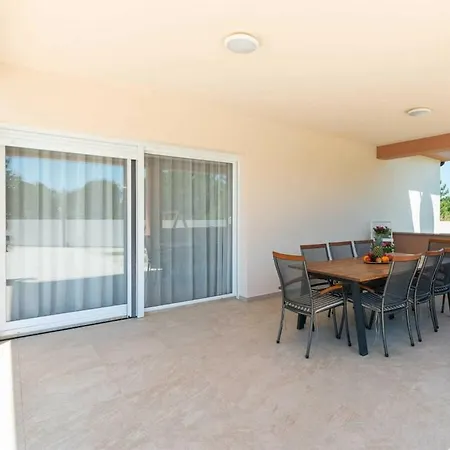 First Hill Comfortable