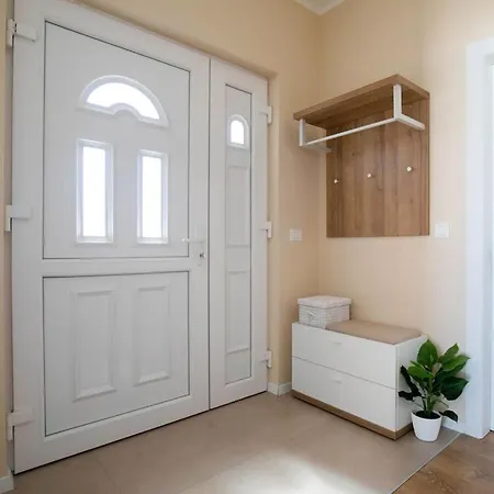 First Hill Comfortable Villa Zara