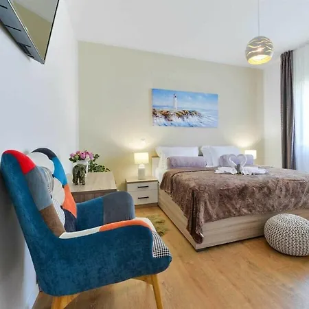 Villa First Hill Comfortable Zara
