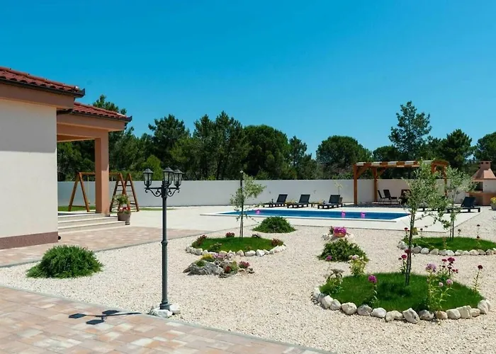 Villa First Hill Comfortable Zadar