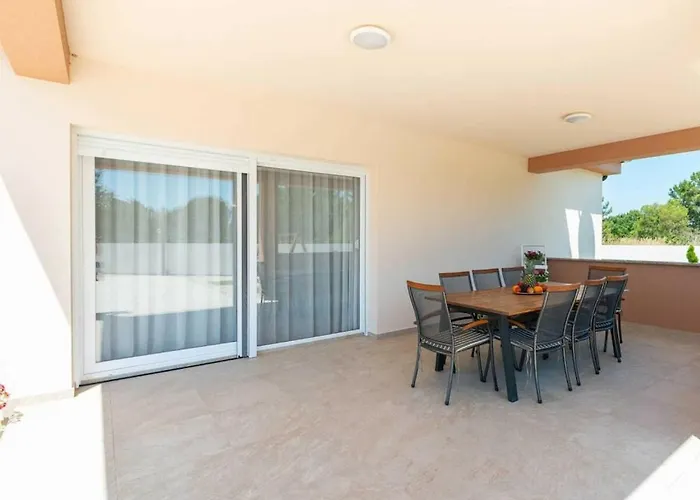 First Hill Comfortable