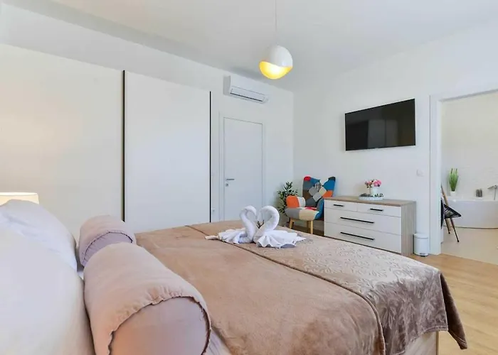 First Hill Comfortable Villa *