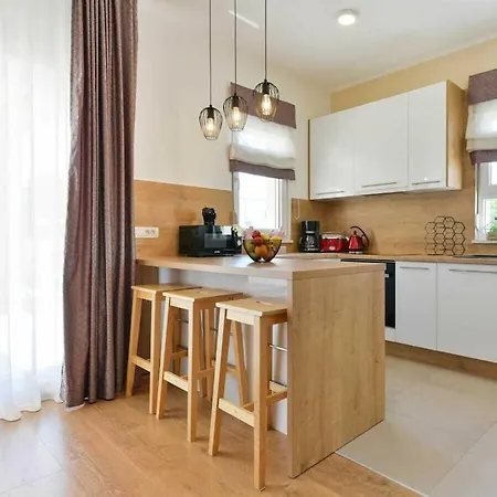 First Hill Comfortable ザダル