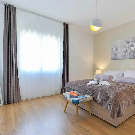 First Hill Comfortable * ザダル