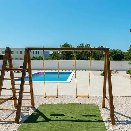 First Hill Comfortable ザダル