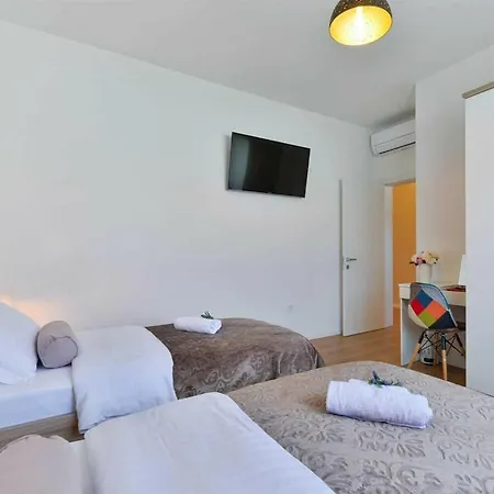 First Hill Comfortable Villa *