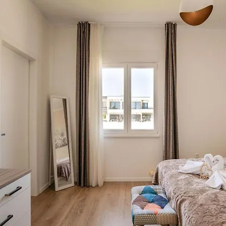 Villa First Hill Comfortable Zara