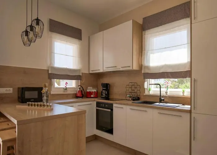 First Hill Comfortable Вилла *