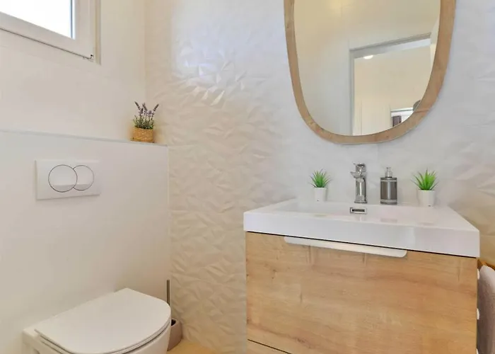 First Hill Comfortable Вилла