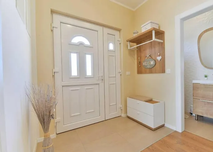 First Hill Comfortable