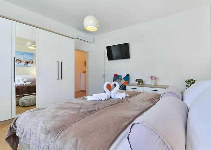 First Hill Comfortable Вилла *