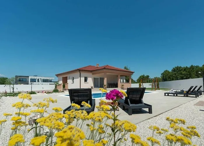 Вилла First Hill Comfortable